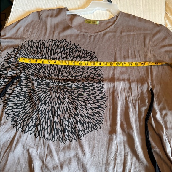 Tan and black sparkle tie waist blouse - Picture 5 of 6